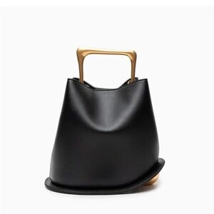 Verano Hill Elegant Black Handbag with Gold Handle